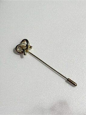 Vintage Gold Tone Love Knot Pretzel Shape Stick Pin